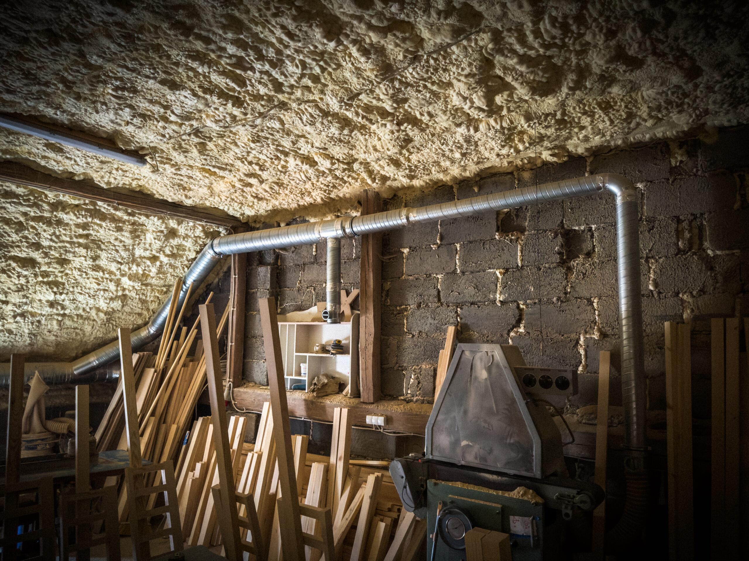 System odciągu trocin i pyłów w zakładzie stolarskim - detale instalacji spiro i filtrów