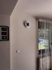 Rekuperator ścienny Prana w nowoczesnym wnętrzu domu małopolska