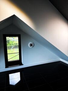 Ścienny system wentylacji Prana montowany przez Ecoventure